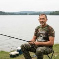 moro koszulka unisex - zmuszony do pracy stworzony do wędkowania.