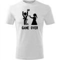 Biała Męska koszulka - Game over 07 - wieczór kawalerski prezent pan młody pistolet. Dostępne wszystkie rozmiary S, M, L, XL, XXL, XXXL, XXXXL. Zapraszamy do zakupu.